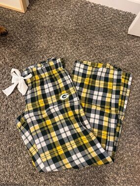 NFL Green, Yellow & White Plaid Women’s Pajama Bottoms